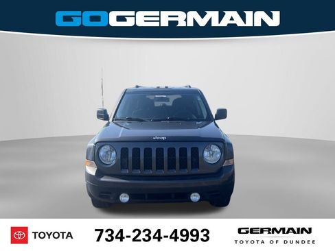 Used 2017 Jeep Patriot Sport w/ Power Value Group FWD image 2