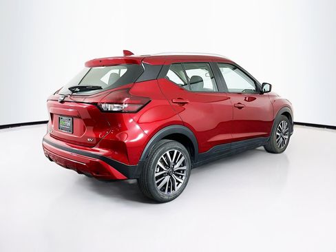 Used 2024 Nissan Kicks SV image 9