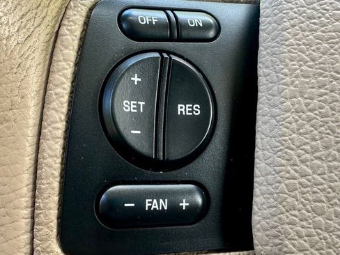 Used 2007 Ford Explorer Sport Trac Limited AWD/4WD image 16