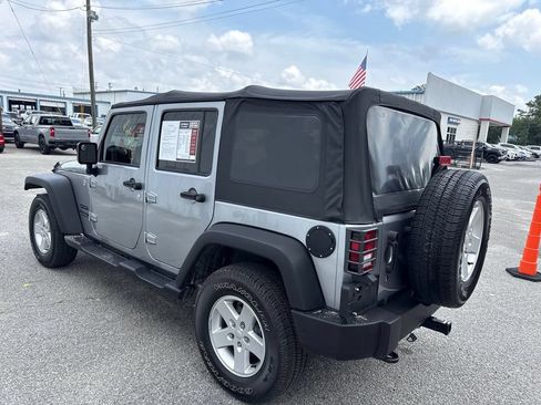 Used 2018 Jeep Wrangler Unlimited Sport S AWD/4WD image 6