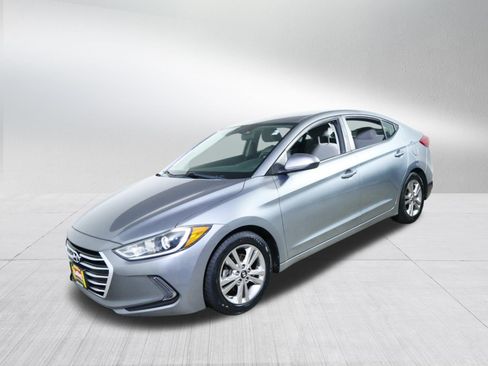 Used 2017 Hyundai Elantra SE w/ SE A/T Tech Package 03 FWD image 3