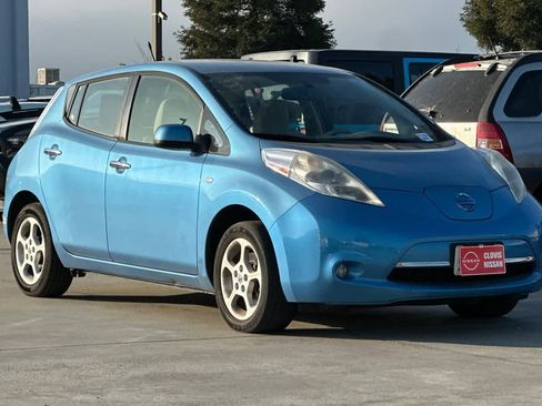 Used 2011 Nissan Leaf w/ Eco Design Pkg image 10
