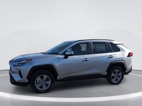 Used 2024 Toyota RAV4 XLE AWD/4WD image 4