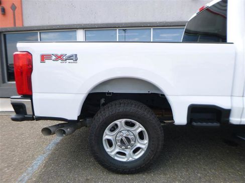 Used 2025 Ford F250 XLT w/ FX4 Off-Road Package AWD/4WD image 4