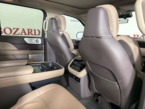 Used 2022 Lincoln Navigator Reserve AWD/4WD image 19