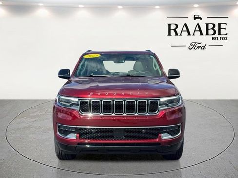 Used 2023 Jeep Wagoneer 4WD w/ Premium Group I image 2