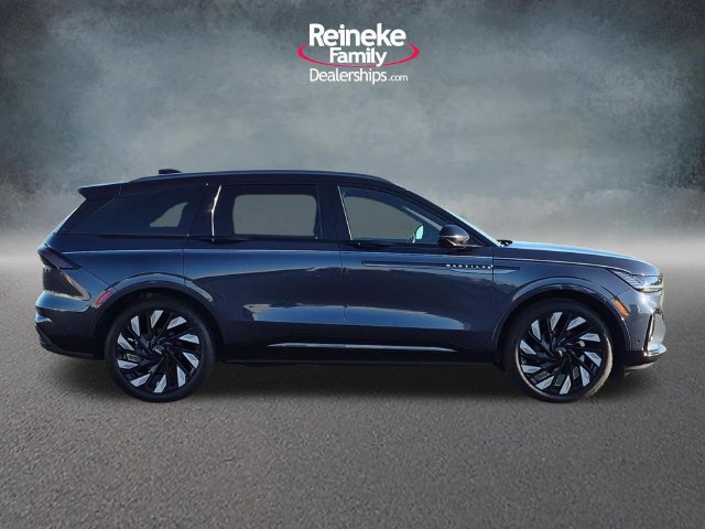 Used 2024 Lincoln Nautilus Reserve w/ Equipment Group 202A AWD/4WD image 4
