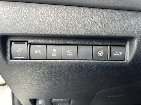 Used 2021 Toyota Venza Limited w/ Advanced Technology Package AWD/4WD image 10