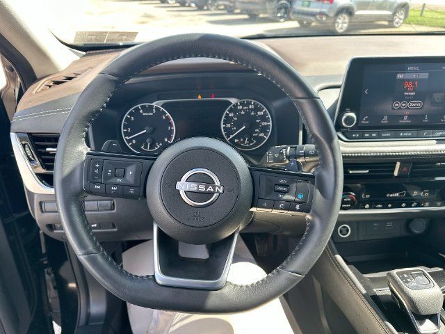 Used 2023 Nissan Rogue SL AWD/4WD image 15