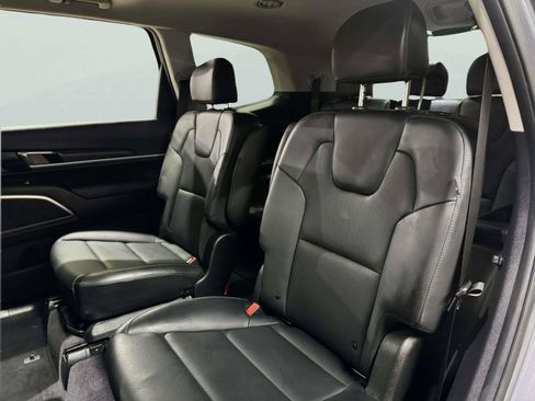Used 2025 Kia Telluride S FWD image 45