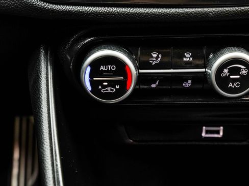 Used 2022 Alfa Romeo Giulia Ti w/ Active Assist Plus Package RWD image 29