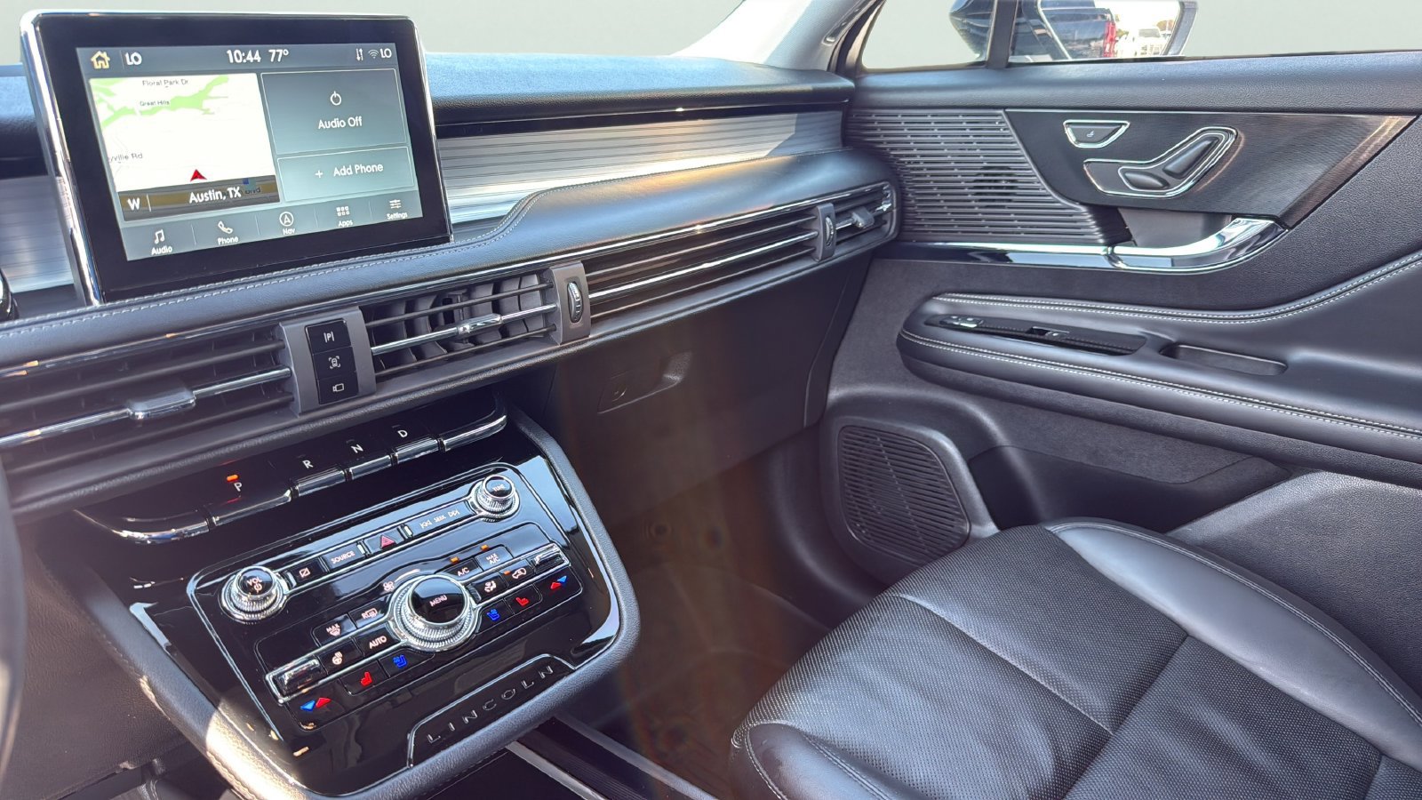 Used 2022 Lincoln Corsair FWD w/ Premium Package image 19