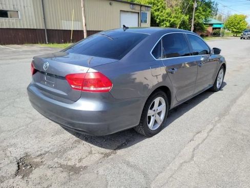 Used 2013 Volkswagen Passat 2.5 SE FWD image 5