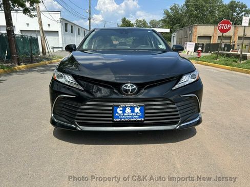 Used 2023 Toyota Camry XLE FWD image 3