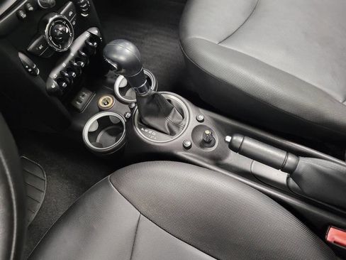 Used 2013 MINI Cooper Convertible image 21