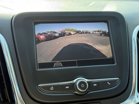 Used 2024 Chevrolet Equinox LT FWD image 18