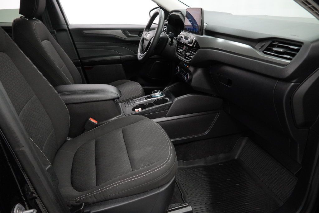 Used 2024 Ford Escape Active AWD/4WD image 32