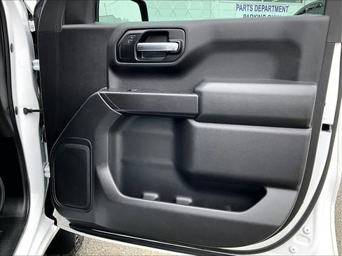 Used 2019 Chevrolet Silverado 1500 Custom Trail Boss w/ Custom Convenience Package image 12