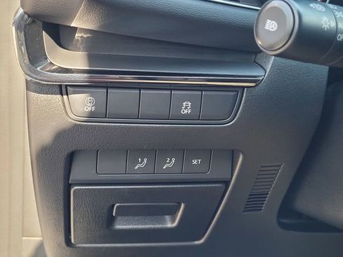 Used 2022 MAZDA MAZDA3 s image 23