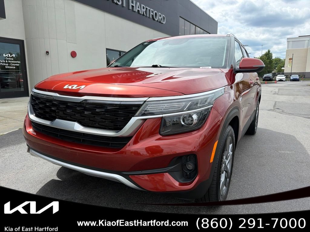 Certified 2023 Kia Seltos S w/ Navigation Package AWD/4WD image 3