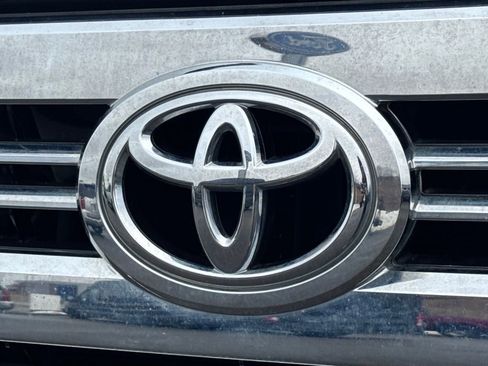 Used 2016 Toyota Tundra SR5 w/ TRD Off Road Package image 15