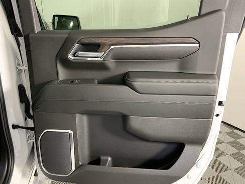 Used 2025 GMC Sierra 1500 SLT w/ SLT Premium Plus Package image 28