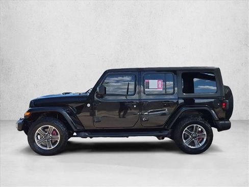 Used 2019 Jeep Wrangler Unlimited Sahara AWD/4WD image 9