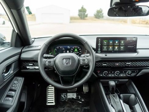 Used 2024 Honda Accord Sport image 9