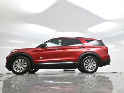 Used 2024 Ford Explorer King Ranch w/ Technology Package AWD/4WD image 7