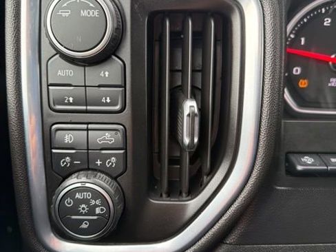 Used 2020 Chevrolet Silverado 2500 High Country w/ Technology Package image 19