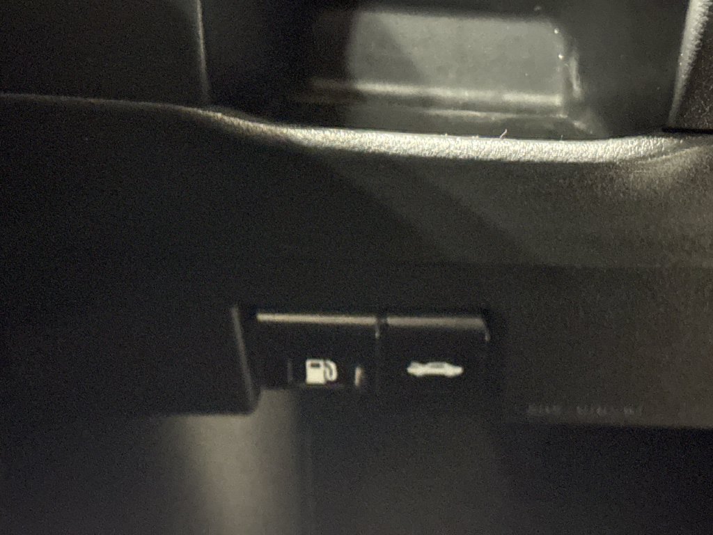 Used 2023 Nissan Kicks SV FWD image 18