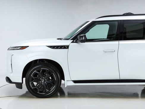 New 2026 INFINITI QX80 4WD image 3