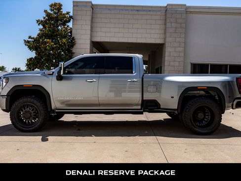 Used 2025 GMC Sierra 3500 Denali w/ Denali Reserve Package AWD/4WD image 6