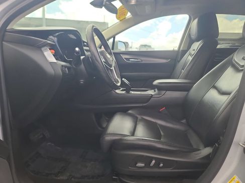 Used 2017 Cadillac XT5 Luxury image 10