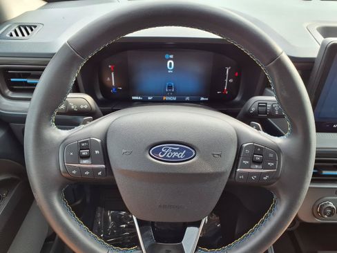 Used 2025 Ford Maverick Lobo AWD/4WD image 8