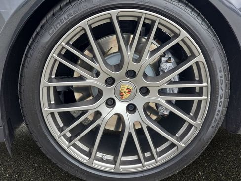 Used 2022 Porsche Panamera 4 E-Hybrid AWD/4WD image 37