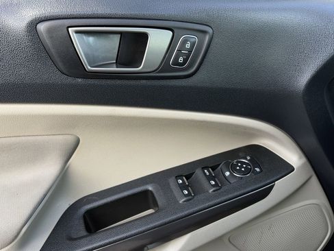 Used 2020 Ford EcoSport SE w/ SE Convenience Package image 24