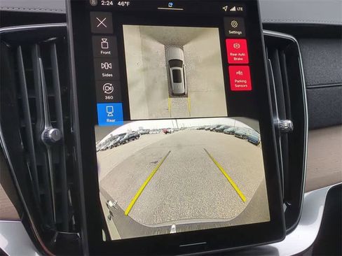 New 2026 Volvo XC90 B6 Plus w/ Protection Package Premier image 28