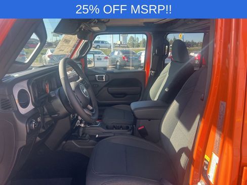 New 2025 Jeep Gladiator Sport image 10