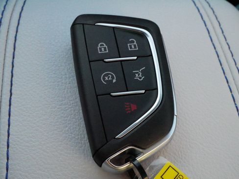 Used 2024 Cadillac XT4 Sport image 30