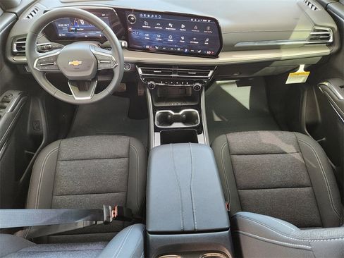 New 2026 Chevrolet Traverse LT image 17