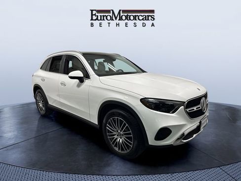 Used 2025 Mercedes-Benz GLC 300 4MATIC image 7
