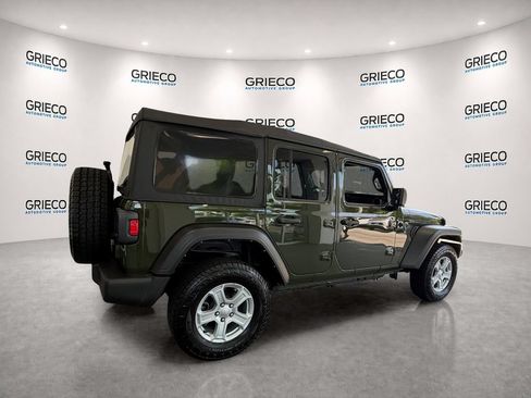 Used 2022 Jeep Wrangler Unlimited Sport AWD/4WD image 7