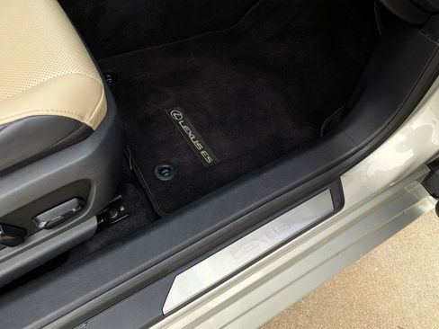 Used 2020 Lexus ES 350 w/ Premium Package image 14