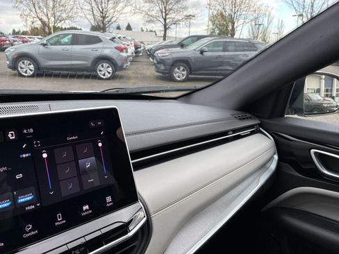 Used 2025 Jeep Compass Limited image 37