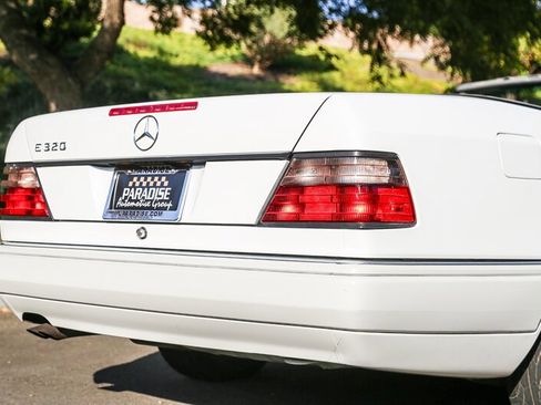 Used 1995 Mercedes-Benz E 320 Convertible image 27