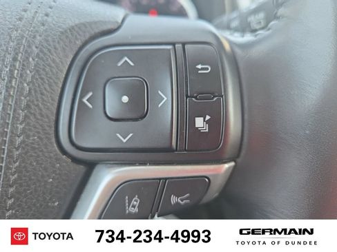 Used 2017 Toyota Highlander XLE w/ Carpet Mat Package AWD/4WD image 21