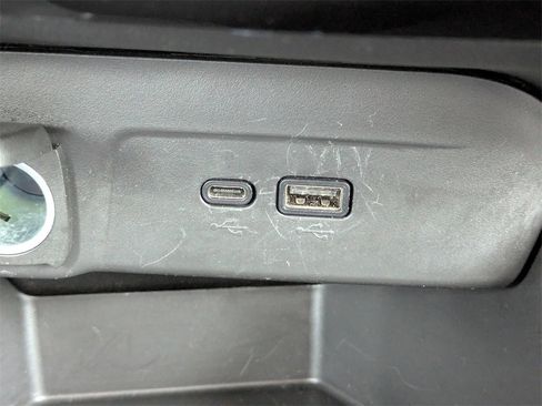 Used 2025 Chevrolet Trax LT image 22