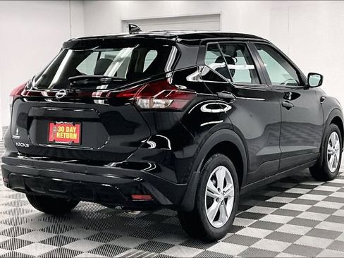 New 2025 Nissan Kicks Play S FWD image 16