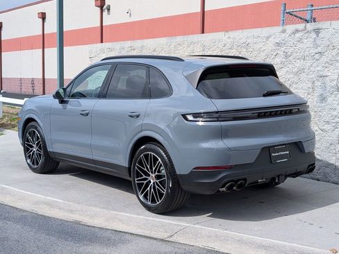 New 2026 Porsche Cayenne image 3